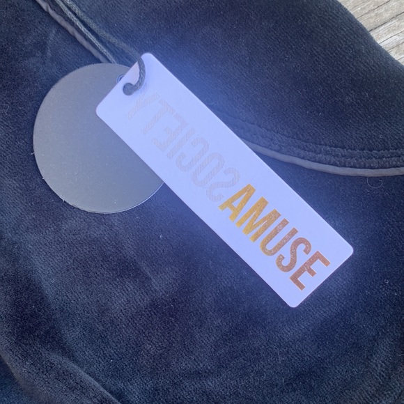 NWT Amuse Society Farrah Velour Jogger Knit Shorts - Picture 6 of 7